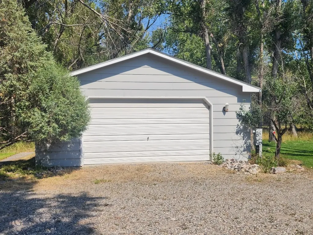 2171 Stagecoach Trail Manhattan MT 59741