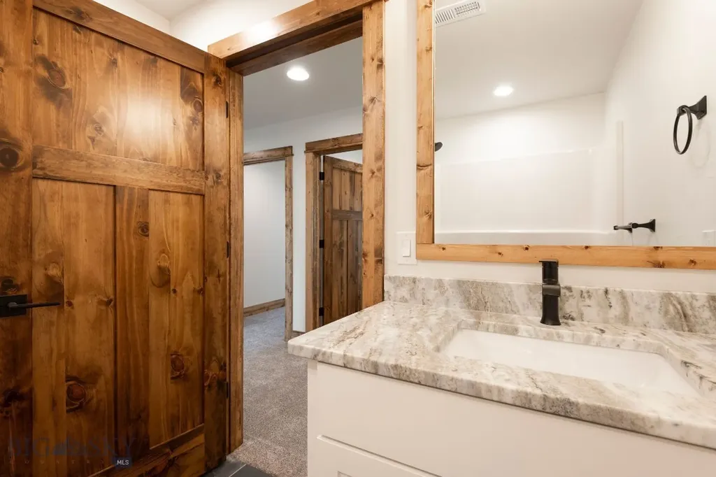 21 Mansfield Loop Clancy MT 59634