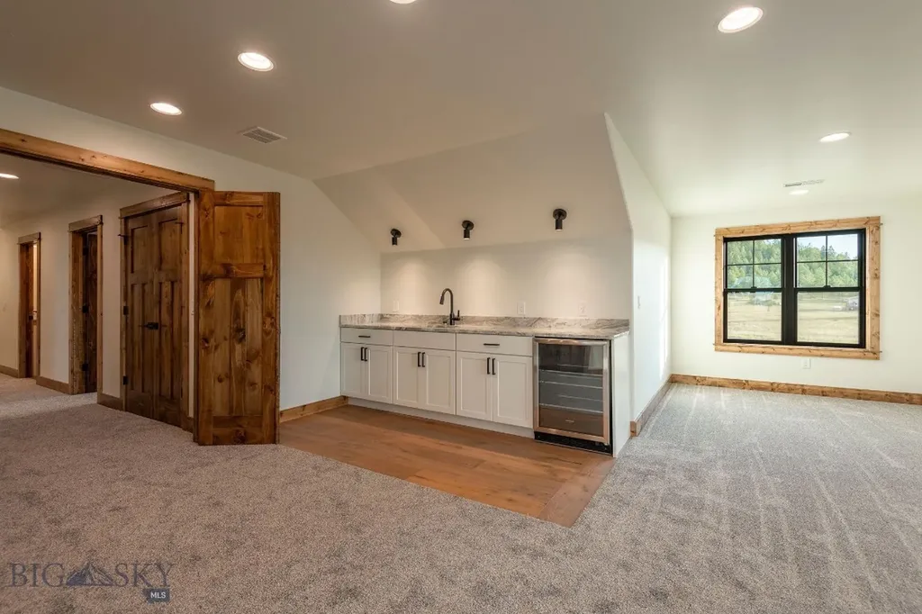 21 Mansfield Loop Clancy MT 59634