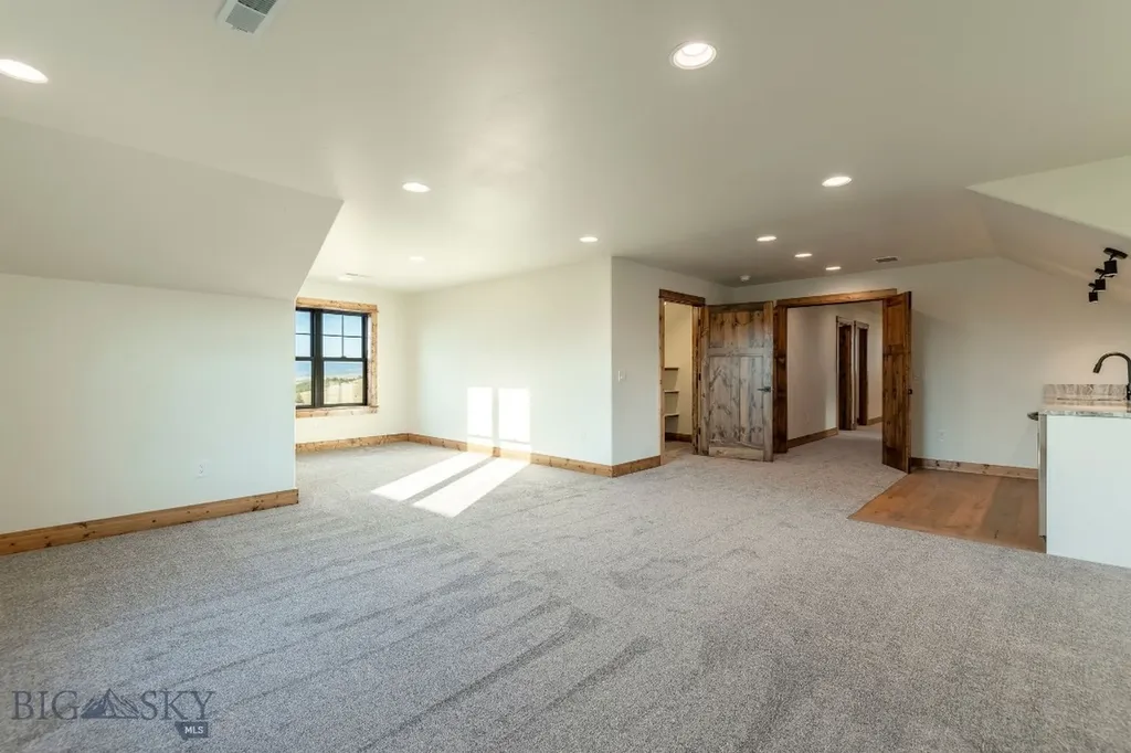 21 Mansfield Loop Clancy MT 59634