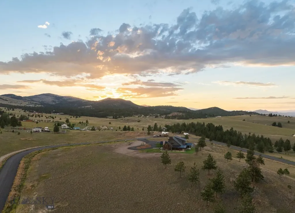 21 Mansfield Loop Clancy MT 59634