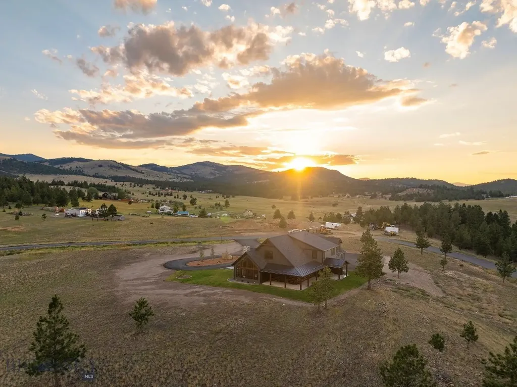 21 Mansfield Loop Clancy MT 59634