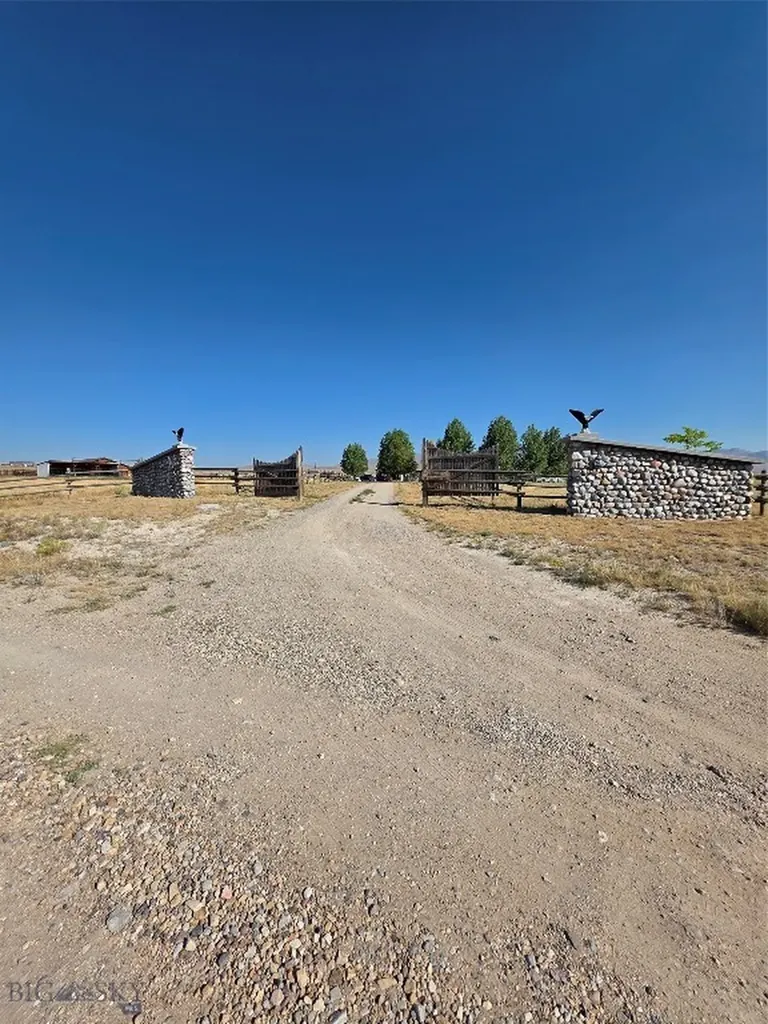 38 Sundust Lane Twin Bridges MT 59754