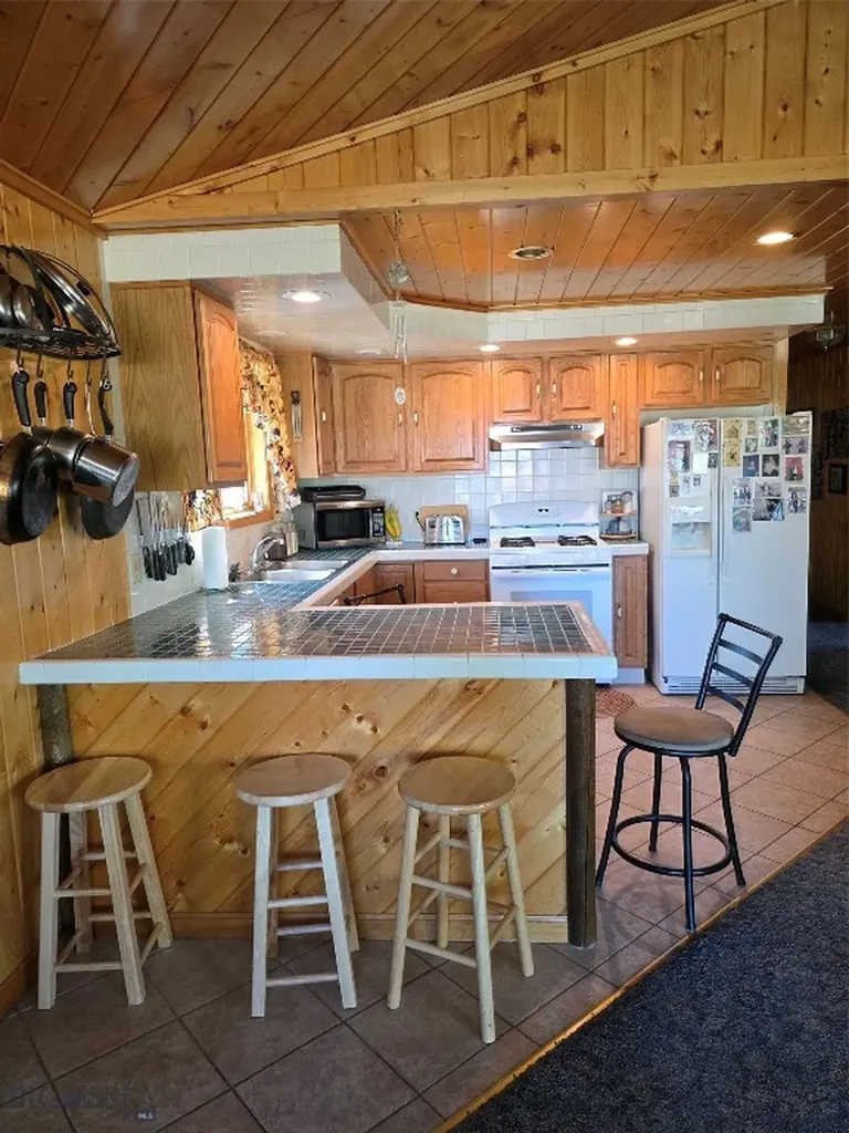 38 Sundust Lane Twin Bridges MT 59754