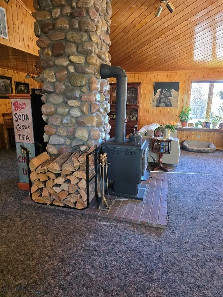 38 Sundust Lane Twin Bridges MT 59754