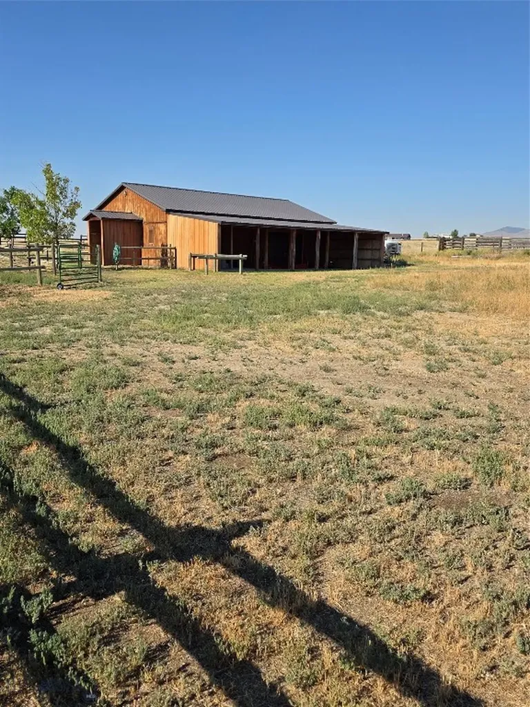 38 Sundust Lane Twin Bridges MT 59754
