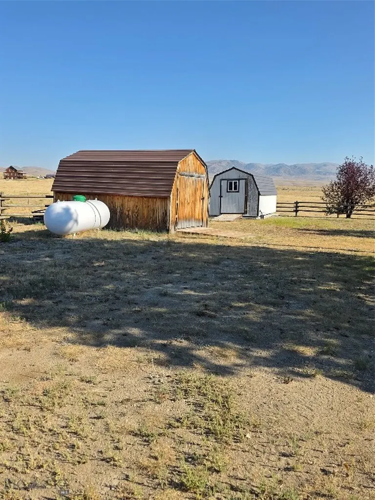 38 Sundust Lane Twin Bridges MT 59754