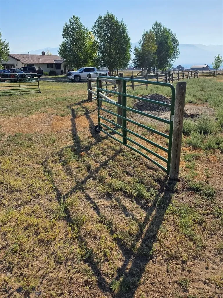 38 Sundust Lane Twin Bridges MT 59754