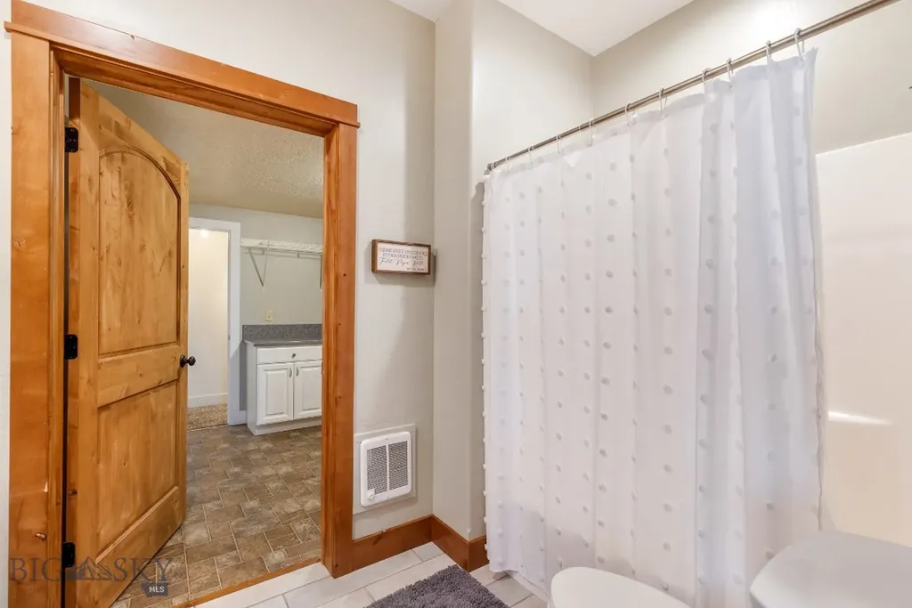 25 Duncan District Road Sheridan MT 59749