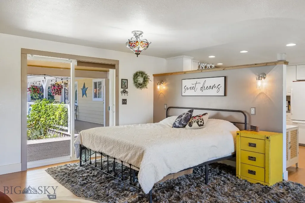 25 Duncan District Road Sheridan MT 59749
