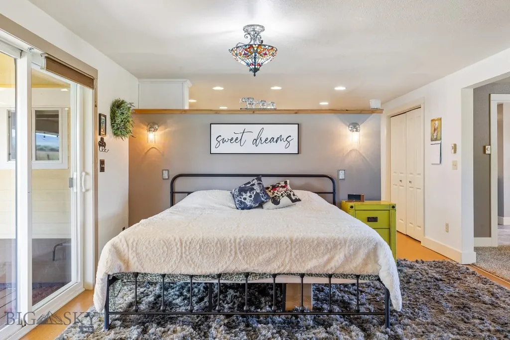 25 Duncan District Road Sheridan MT 59749