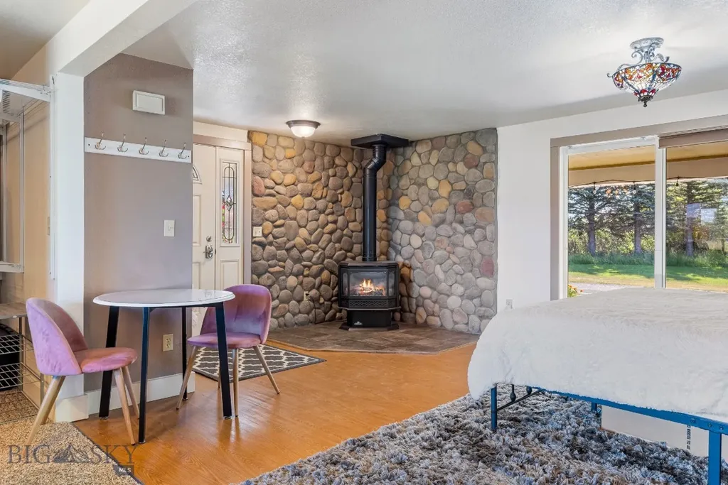 25 Duncan District Road Sheridan MT 59749