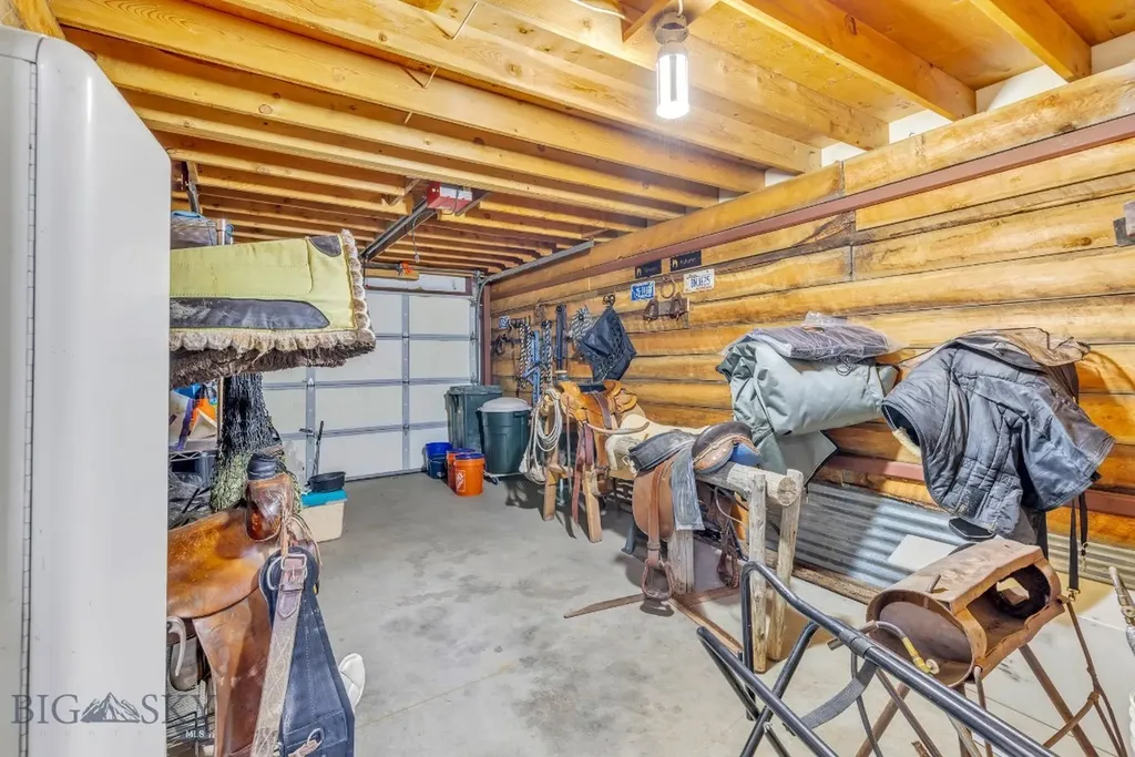 25 Duncan District Road Sheridan MT 59749