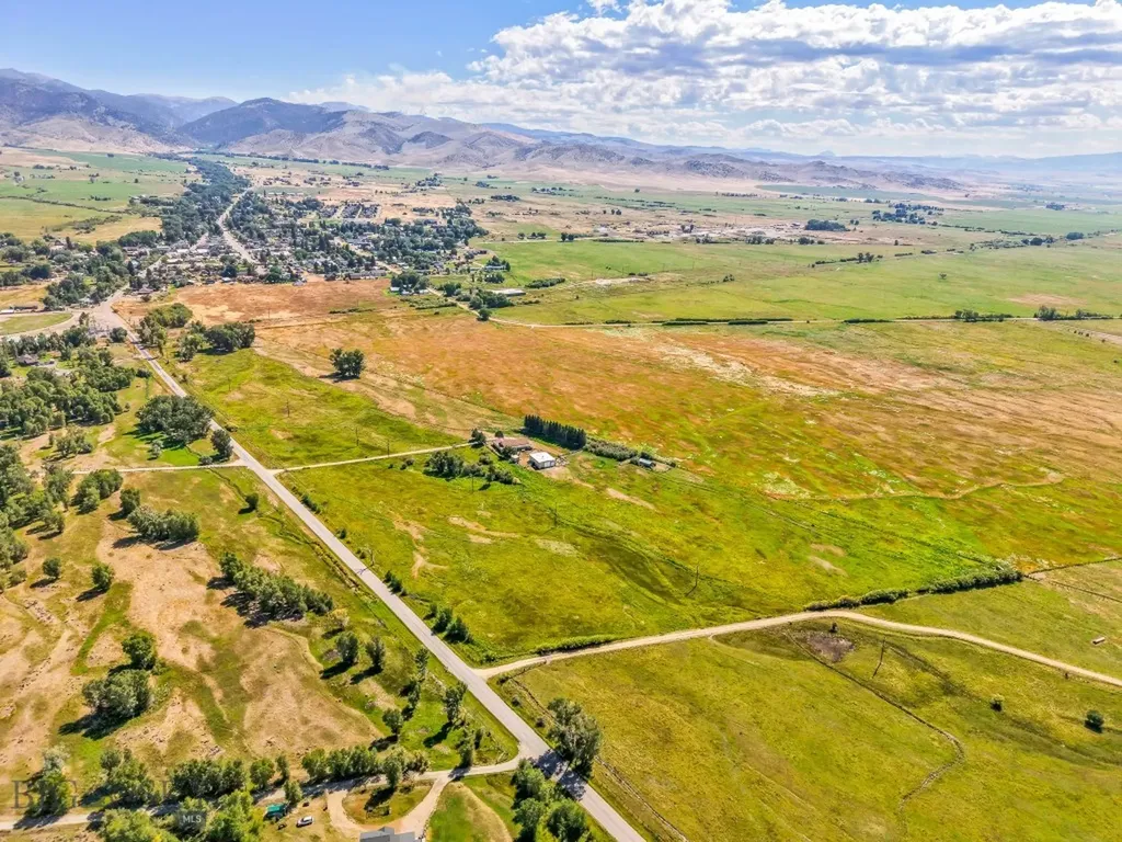 25 Duncan District Road Sheridan MT 59749