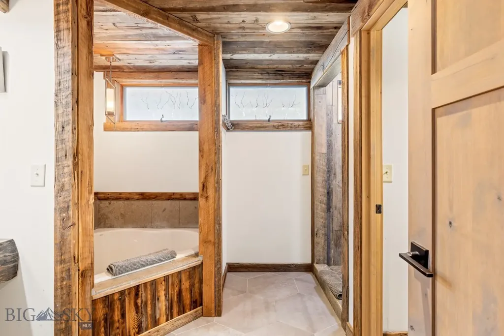 1005 Scott Street W Gardiner MT 59030