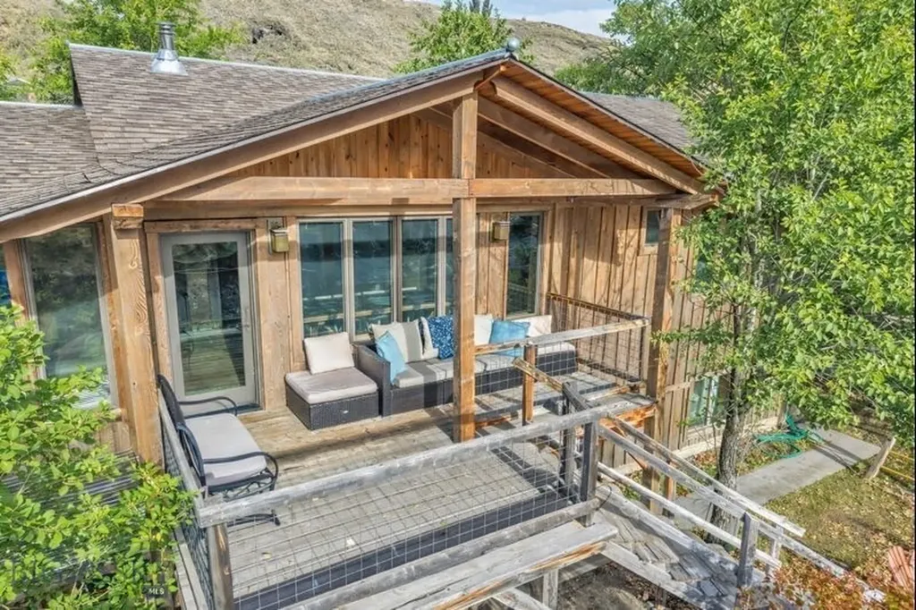 1005 Scott Street W Gardiner MT 59030