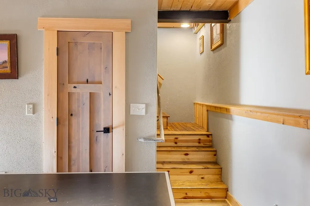 1005 Scott Street W Gardiner MT 59030