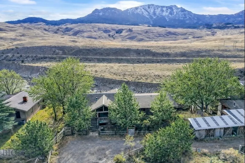 1005 Scott Street W Gardiner MT 59030