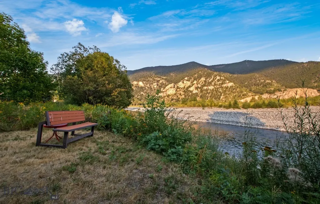 4948 Us Highway 89 S Livingston MT 59047