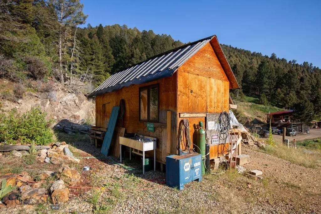 576 Wisconsin Creek Road Sheridan MT 59749