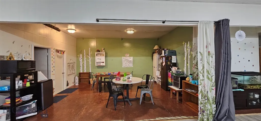 337 E Main Ennis MT 59729