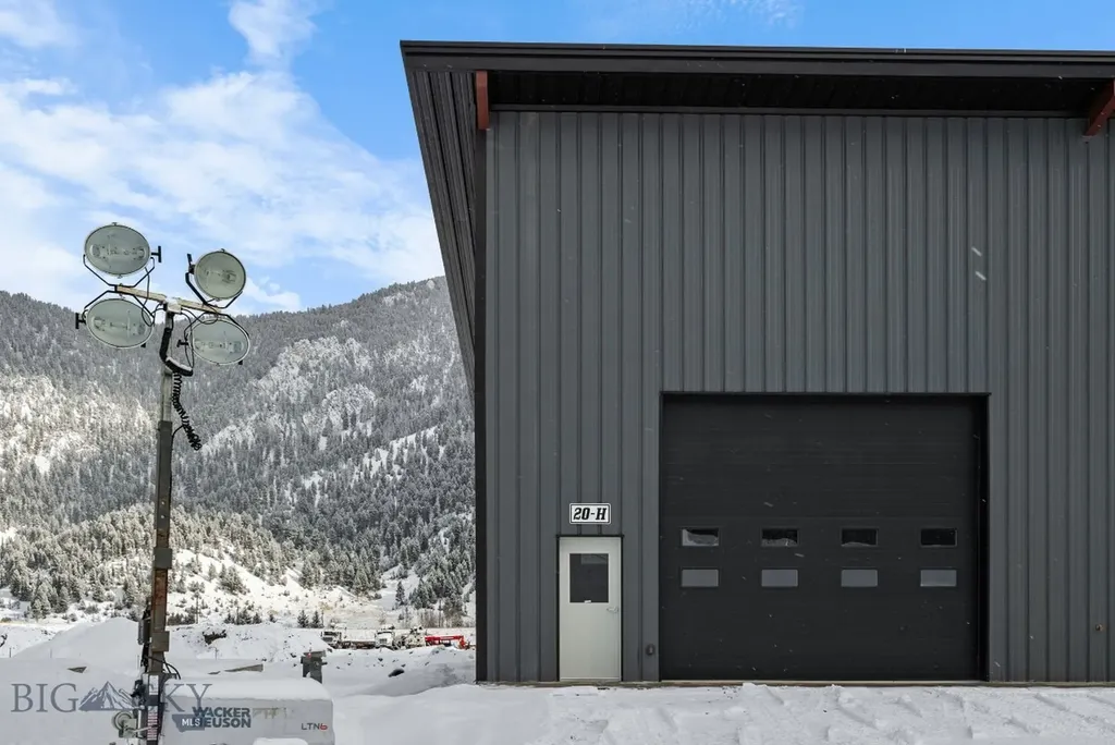 281 Blacksmith Loop Road Big Sky MT 59716