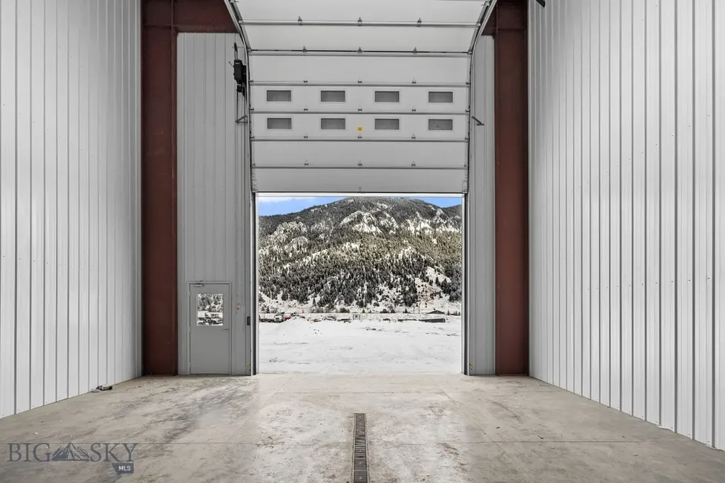 281 Blacksmith Loop Road Big Sky MT 59716