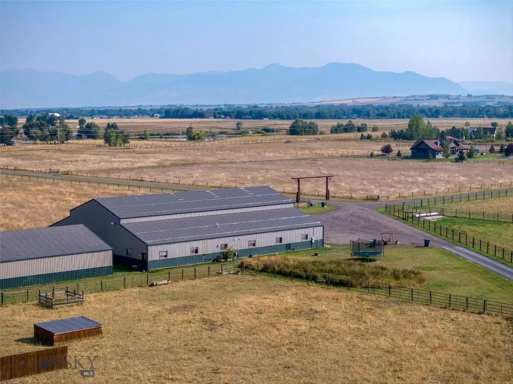 179 Black Dog Road Gallatin Gateway MT 59730