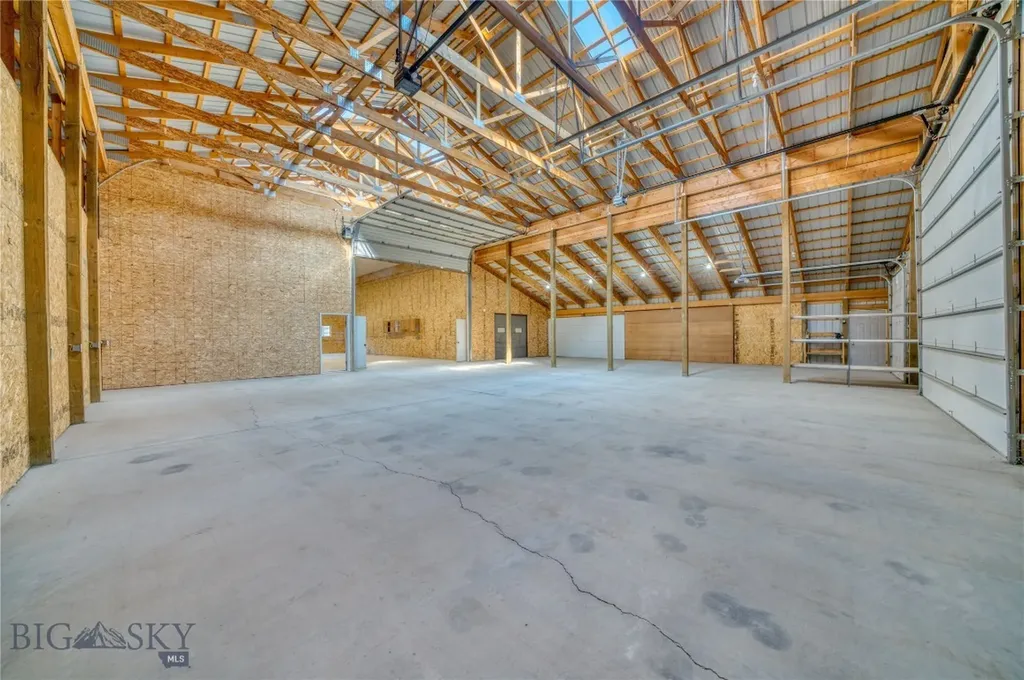 179 Black Dog Road Gallatin Gateway MT 59730