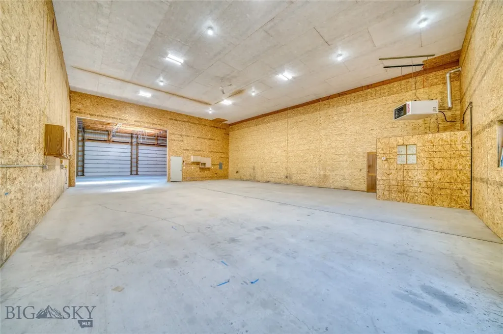 179 Black Dog Road Gallatin Gateway MT 59730