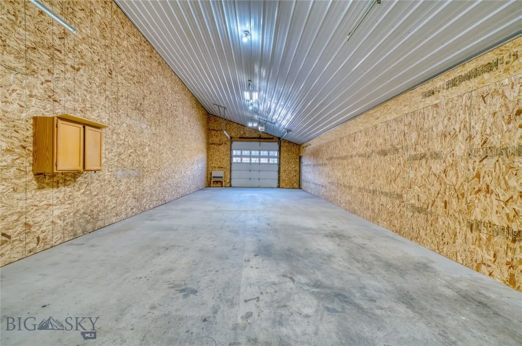 179 Black Dog Road Gallatin Gateway MT 59730