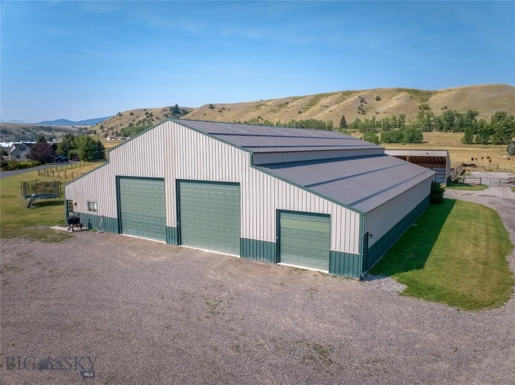 179 Black Dog Road Gallatin Gateway MT 59730