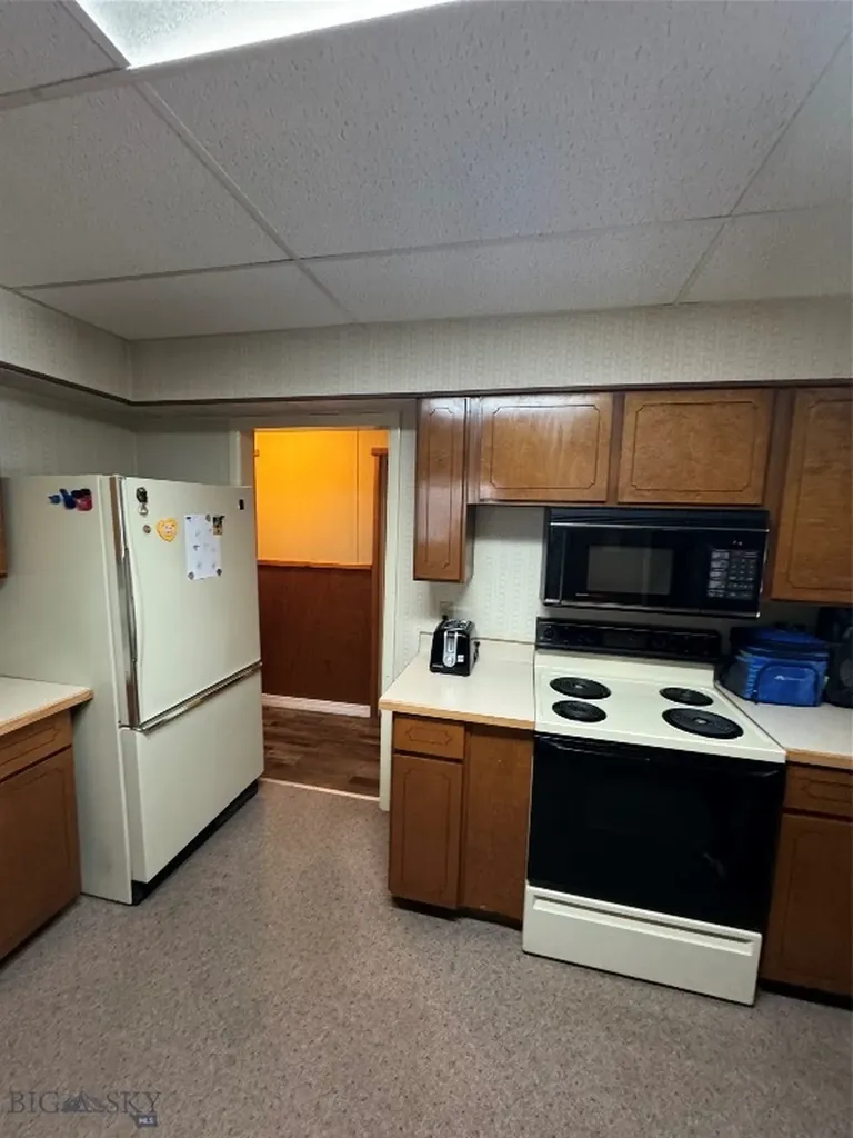 2702 Walnut Butte MT 59701