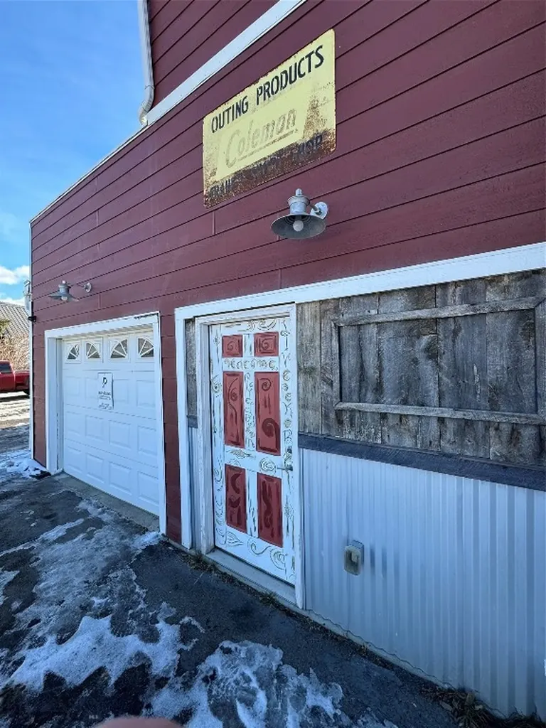 2702 Walnut Butte MT 59701
