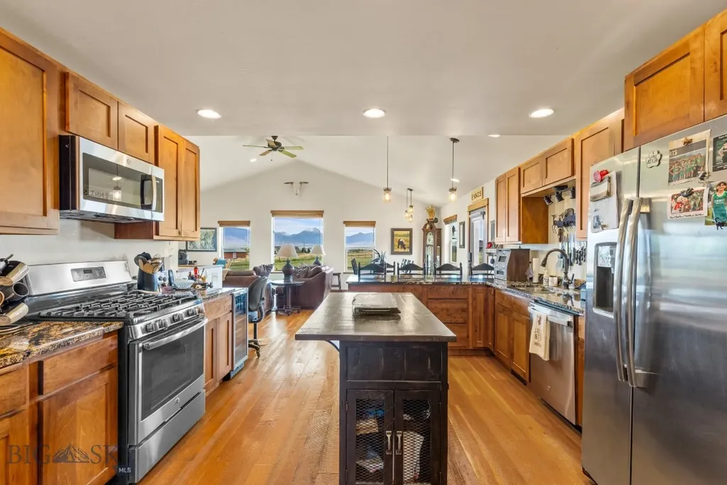 22 Hayfield Loop Trail Ennis MT 59729