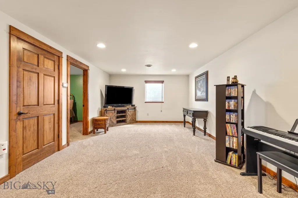 22 Hayfield Loop Trail Ennis MT 59729