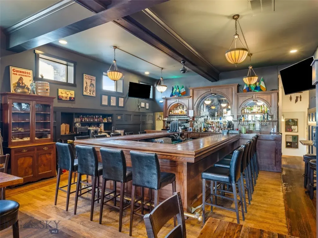 122 N Main Street Livingston MT 59047