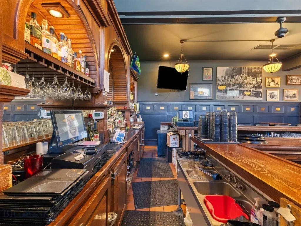122 N Main Street Livingston MT 59047