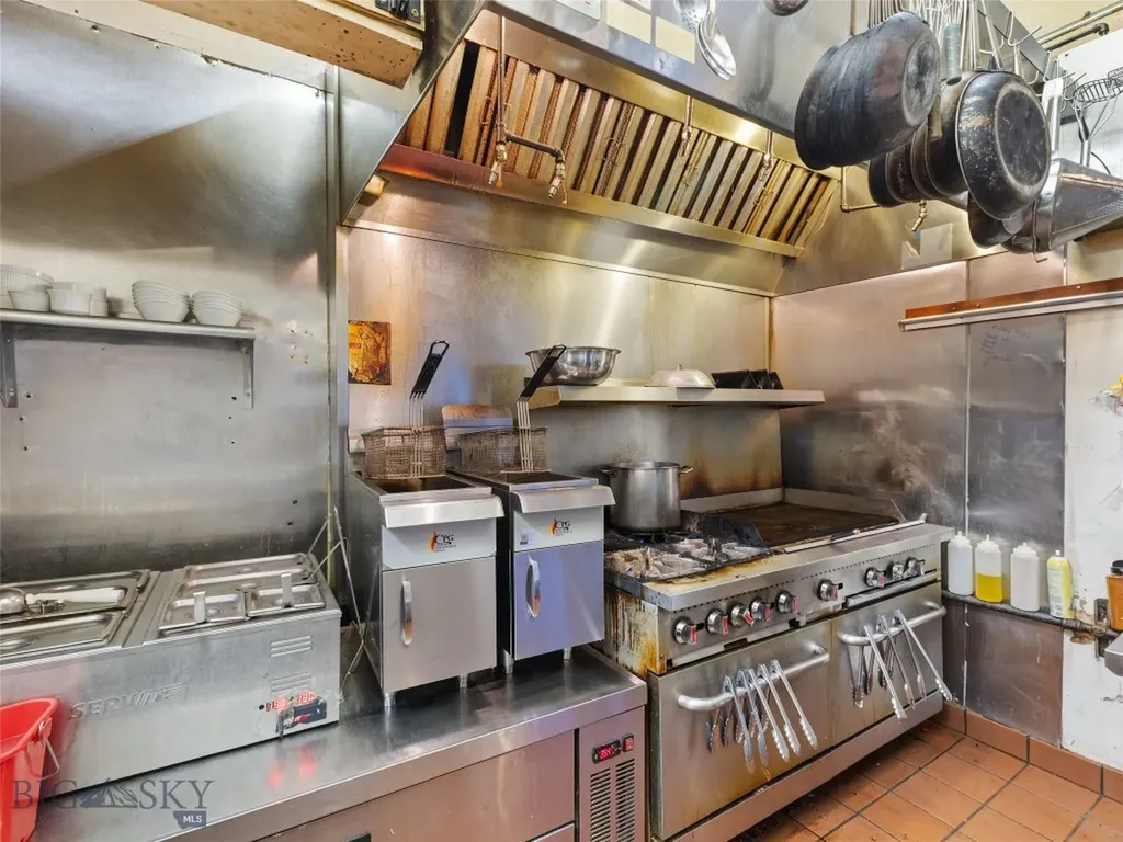 122 N Main Street Livingston MT 59047