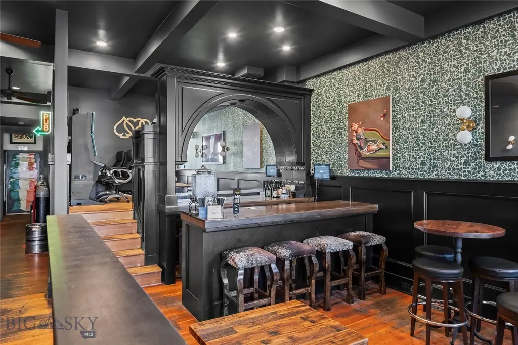 122 N Main Street Livingston MT 59047