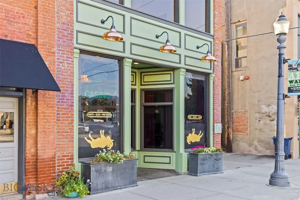 122 N Main Street Livingston MT 59047