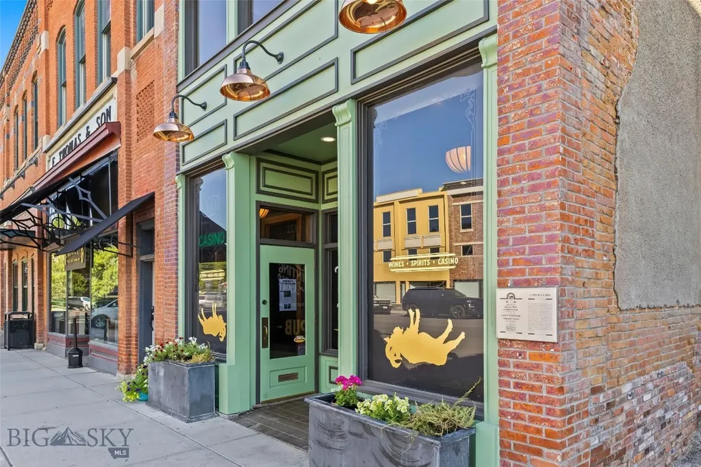 122 N Main Street Livingston MT 59047