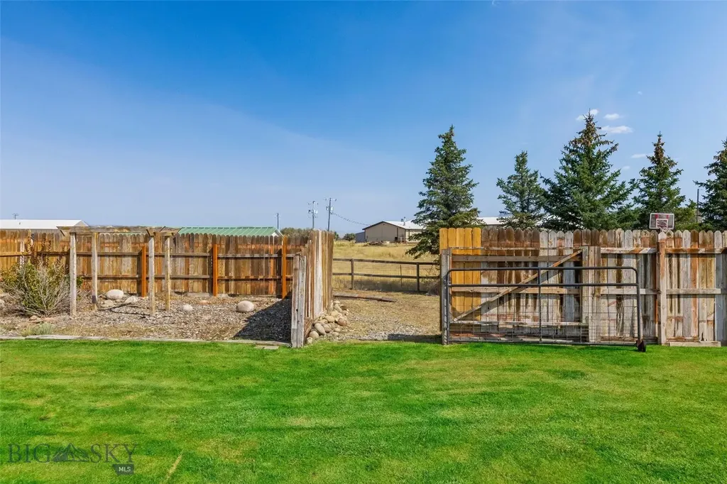 18 Meadowlark Circle Big Timber MT 59011