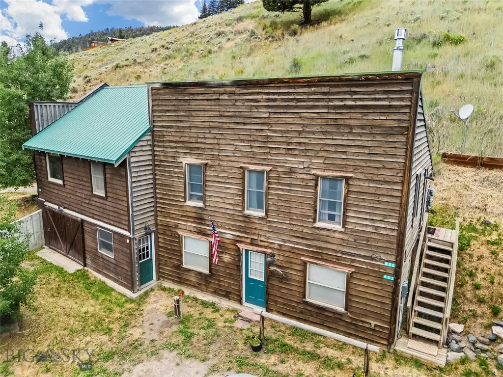 537 Jardine Road Jardine MT 59030