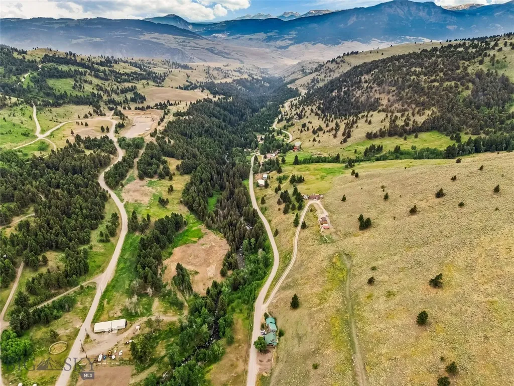 537 Jardine Road Jardine MT 59030