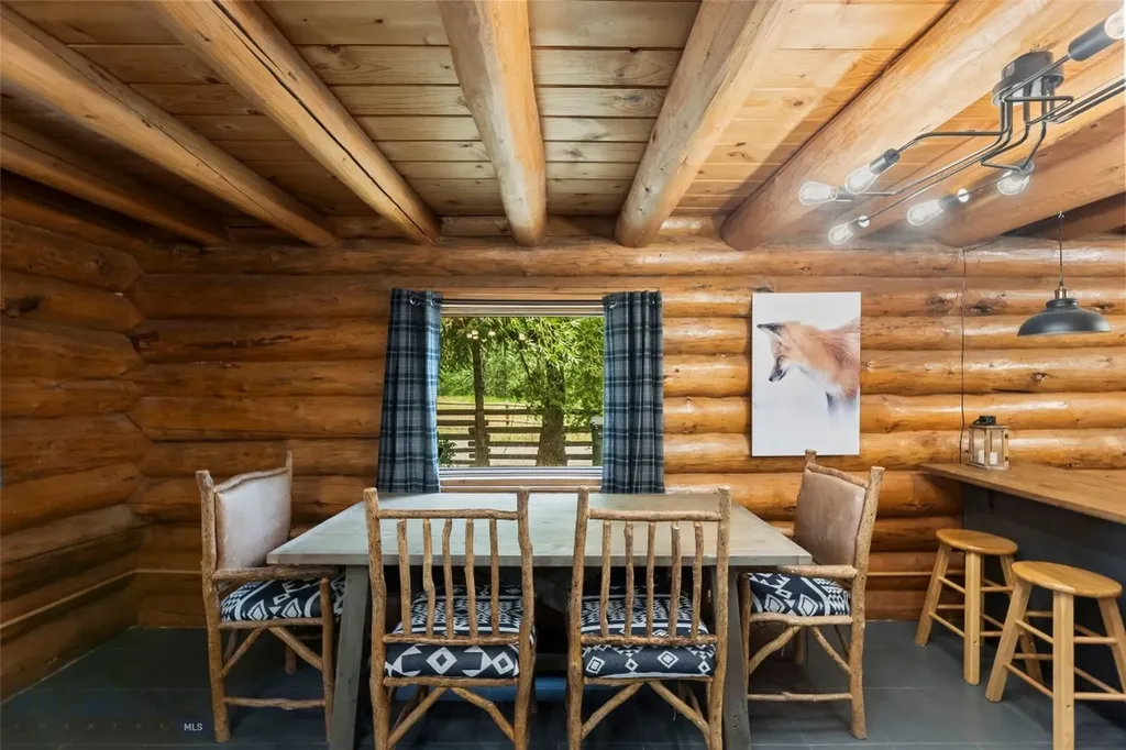 537 Jardine Road Jardine MT 59030