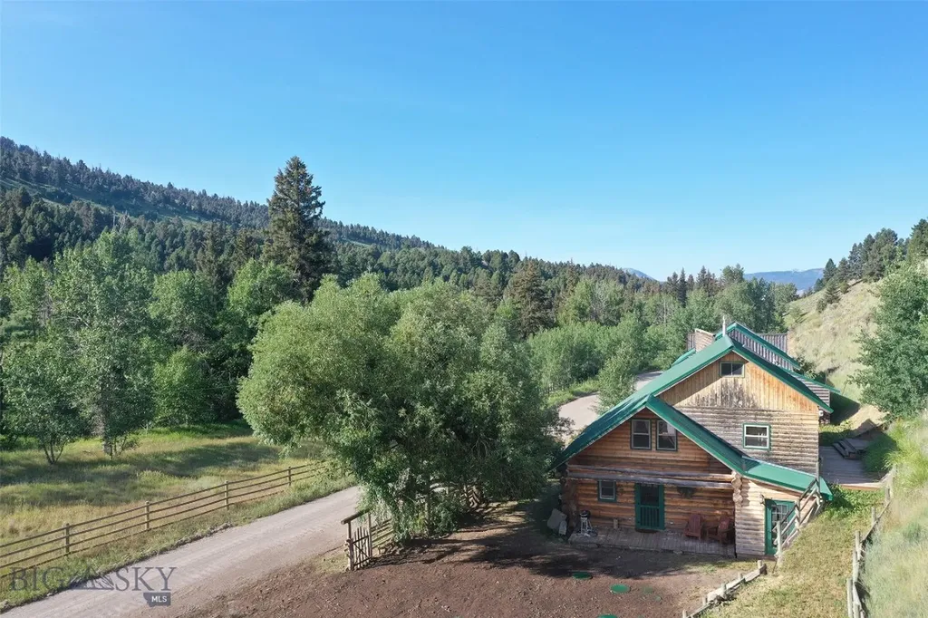 537 Jardine Road Jardine MT 59030