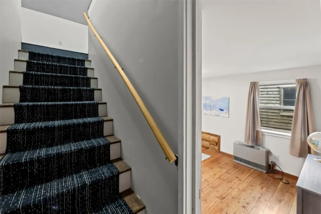 537 Jardine Road Jardine MT 59030