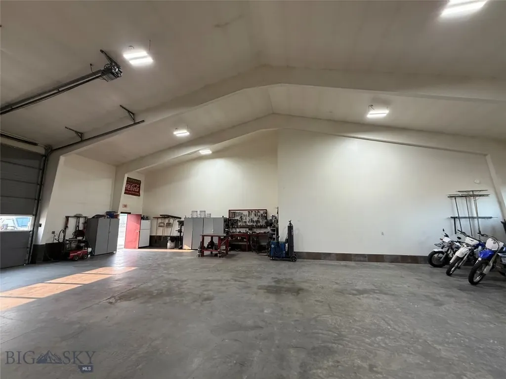 21 Bearcat Loop Belgrade MT 59714