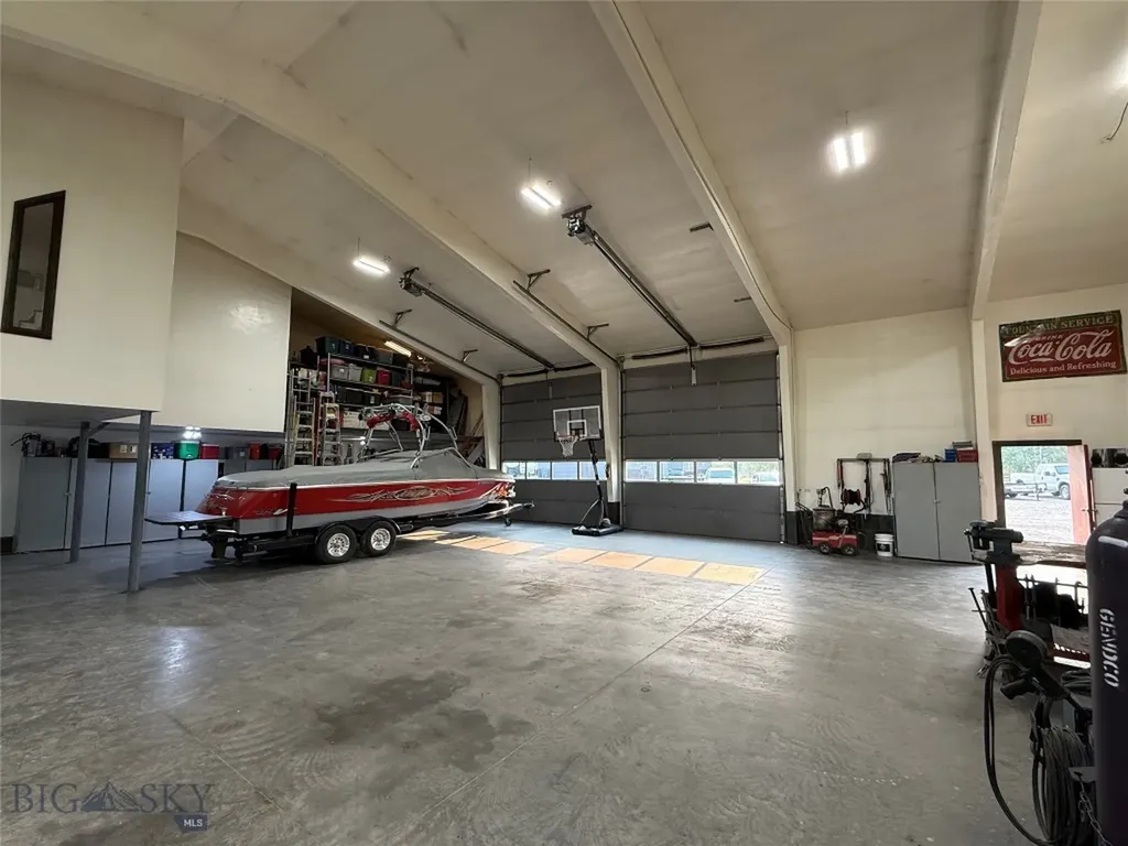 21 Bearcat Loop Belgrade MT 59714